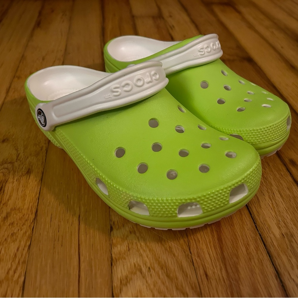 Glow-in-the-dark crocs! Live your glow worm dreams!